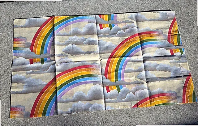 1 Vintage 1985 Macolvi Rainbow Print Standard Pillow Case